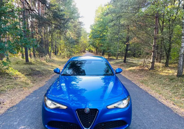 alfa romeo giulia mazowieckie Alfa Romeo Giulia cena 114999 przebieg: 9000, rok produkcji 2021 z Warka